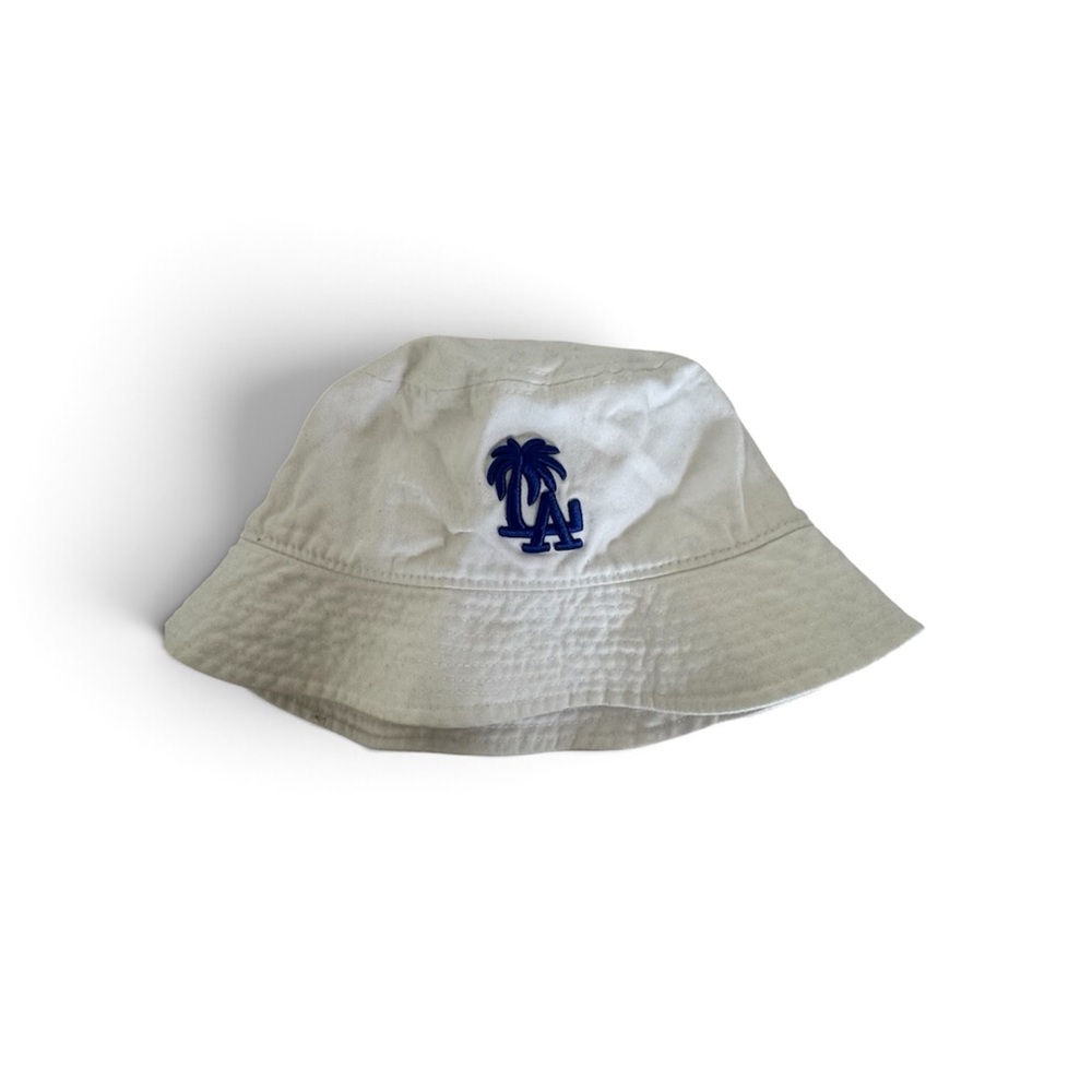 Los Angeles Dodgers bucket hat with blue palm tree graphic #buckethat #dodgers